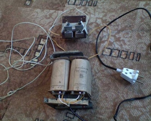 Изготовление зарядного устройства для автомобильного аккумулятора, схема Изготовление зарядного устройства для автомобильного аккумулятора, схема